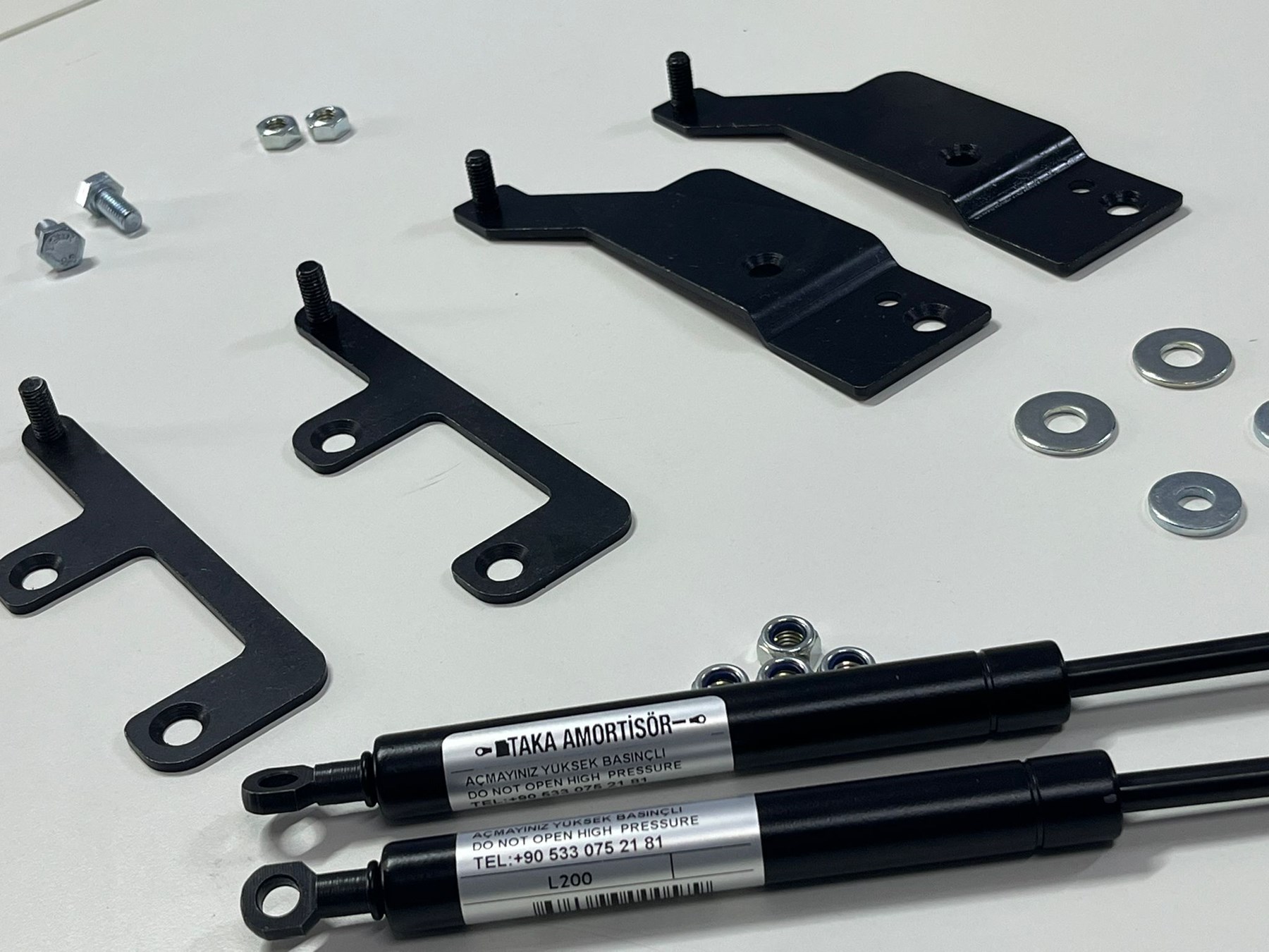 Mitsubishi L200 2015-2019  Arka Kapak  SETİ- Bagaj Amortisörü