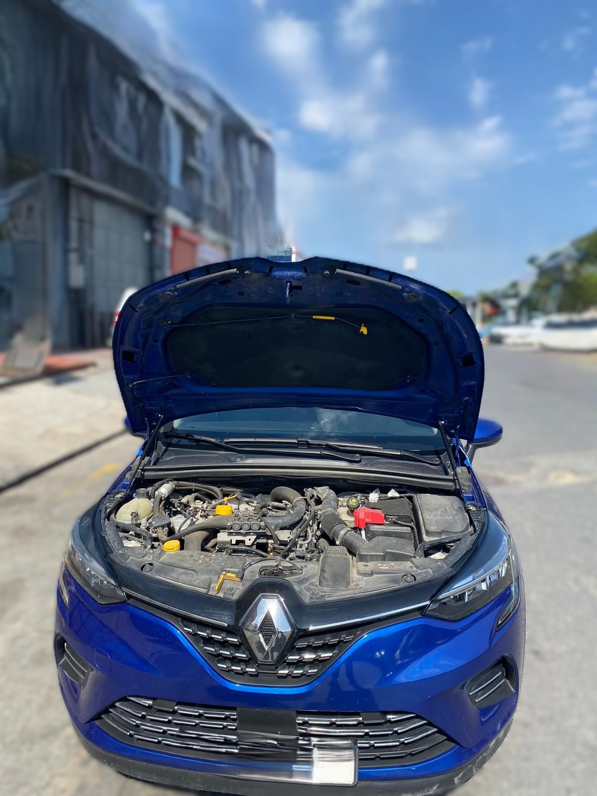 Renault Clio 5 Joy 2020 Kaput Amortisör Seti (– Delme Yok – Özel Tasarım)